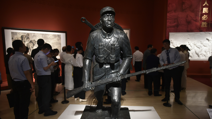 紀(jì)念中國人民抗日戰(zhàn)爭暨世界反法西斯戰(zhàn)爭勝利80周年美術(shù)作品展開幕