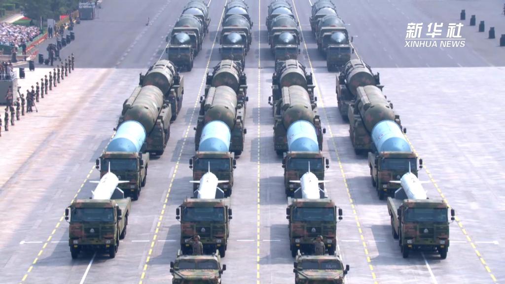 阅兵现场丨核导弹第一方队：维护国家主权、捍卫民族尊严的战略“王牌”