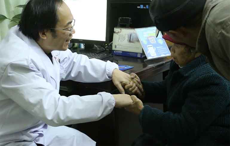 致敬偉大改革｜對話40年，講述身邊的健康故事（第三集）——有了新農合，看病不再愁