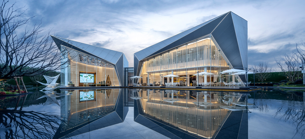 2019年是中國奧園發(fā)展史上一個(gè)重要里程碑，奮進(jìn)新時(shí)代，筑夢(mèng)新奧園。積極履行企業(yè)應(yīng)承擔(dān)的社會(huì)責(zé)任，為客戶乃至社會(huì)“構(gòu)筑健康生活”。