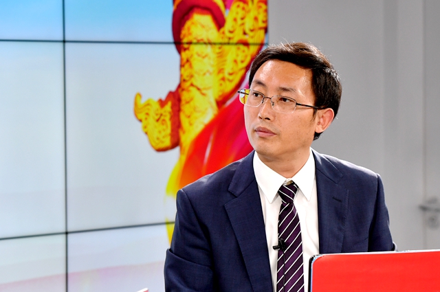 繼往是為了開來(lái)，那么開什么來(lái)？我們的未來(lái)是什么？我們現(xiàn)在站在什么歷史方位上？往哪里去走？