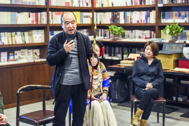 劉文濤：通過對每件兵器的復制，我們了解兵器造型與兵器制作的手藝，實現與古人的對話。