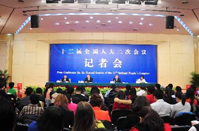樓繼偉、張少春答記者問(wèn)