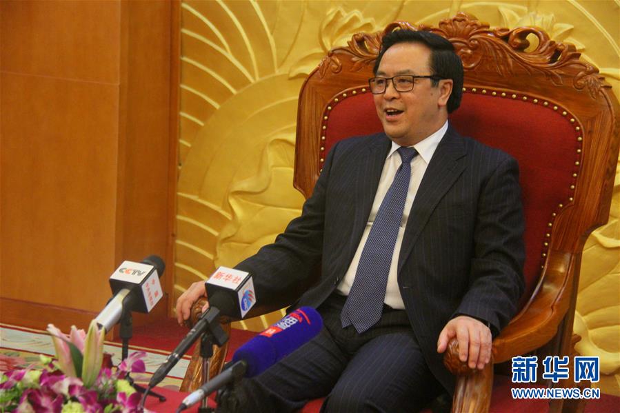 （XHDW·圖文互動(dòng)）專訪：愿中國人民在中共領(lǐng)導(dǎo)下取得更多成就——訪越共中央委員、中央對外部部長黃平君