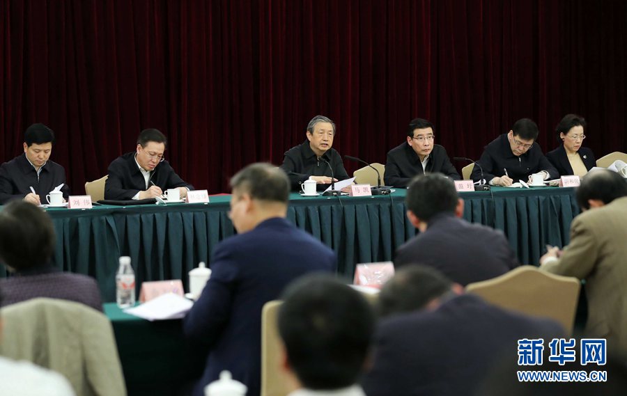 2月28日，國家新材料產(chǎn)業(yè)發(fā)展專家咨詢委員會成立大會在北京召開。中共中央政治局委員、國務(wù)院副總理、國家新材料產(chǎn)業(yè)發(fā)展領(lǐng)導(dǎo)小組組長馬凱出席會議并講話。新華社記者劉衛(wèi)兵攝 