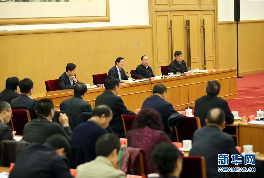3月23日，治國(guó)理政論壇“‘四個(gè)全面’戰(zhàn)略布局系列理論研討會(huì)”首場(chǎng)研討會(huì)在北京召開，中共中央政治局委員、中央書記處書記、中宣部部長(zhǎng)劉奇葆出席會(huì)議并講話。新華社記者 劉衛(wèi)兵 攝
