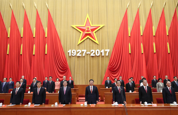 8月1日，慶祝中國人民解放軍建軍90周年大會在北京人民大會堂隆重舉行。中共中央總書記、國家主席、中央軍委主席習(xí)近平和李克強、張德江、俞正聲、劉云山、王岐山、張高麗等出席大會。新華社記者 鞠鵬 攝