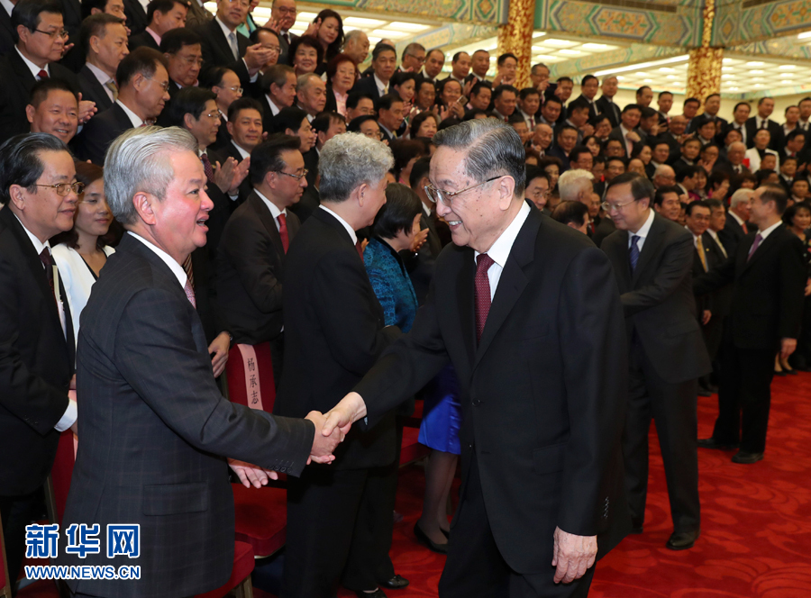9月28日，中共中央政治局常委、全國政協(xié)主席俞正聲在北京會見出席中國海外交流協(xié)會第六次會員大會的全體代表，并發(fā)表講話。 新華社記者 龐興雷 攝