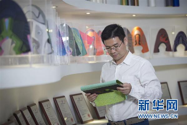 （十九大時(shí)光·圖文互動）（3）青春，在夢想的引領(lǐng)下飛揚(yáng)——來自基層蹲點(diǎn)現(xiàn)場的報(bào)道