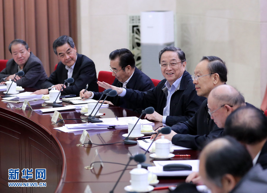 11月16日，全國政協(xié)在北京召開第75次雙周協(xié)商座談會，圍繞“推進糧食定價機制、補貼政策和收儲制度改革”建言獻策。全國政協(xié)主席俞正聲主持會議并講話。新華社記者 鞠鵬 攝