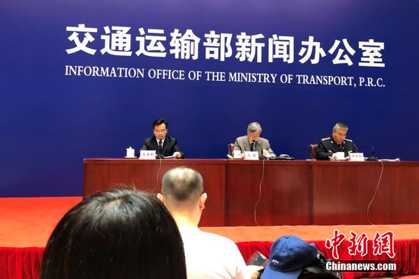 交通運(yùn)輸部6月份例行新聞發(fā)布會(huì)現(xiàn)場(chǎng)。 程春雨 攝