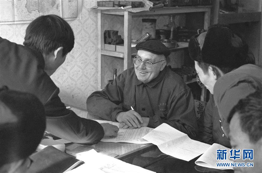 （圖文互動）（2）為發(fā)展和進(jìn)步，與中國攜手同行——中國改革友誼獎?wù)芦@得者群像 