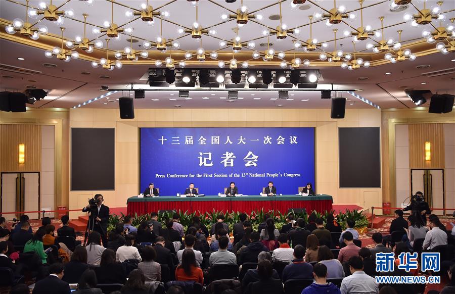 （兩會）（2）財(cái)政部部長肖捷等就“財(cái)稅改革和財(cái)政工作”答記者問