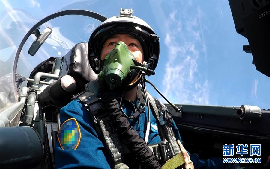 （新華全媒頭條·圖文互動）（6）戰(zhàn)鷹，為祖國奮飛——記空軍航空兵某旅旅長、特級飛行員郝井文
