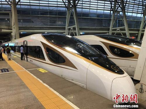 資料圖：復(fù)興號動車組在京津城際鐵路按照時速350時速達(dá)速運行。冷昊陽 攝