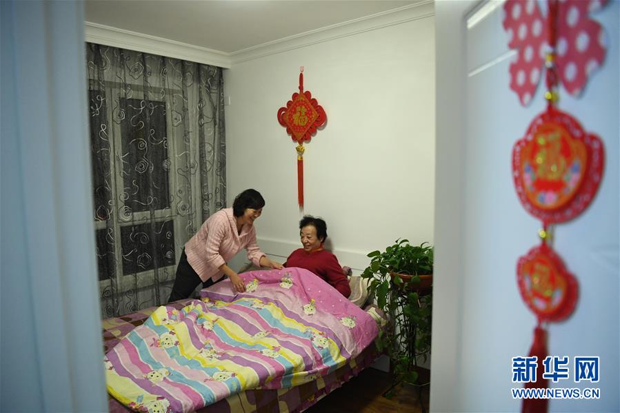 （新華全媒頭條·圖文互動(dòng)）（4）“英雄之妻”，為愛堅(jiān)守19年
