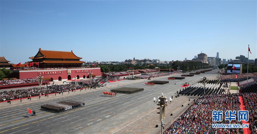 （新華全媒頭條·強軍思想引領(lǐng)新征程·圖文互動）（1）那一刻，我們光榮接受檢閱