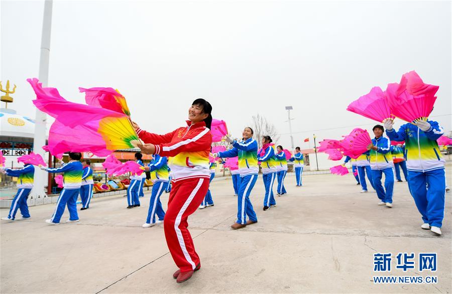 （壯麗70年·奮斗新時(shí)代·圖文互動(dòng)）（6）情同一家，守望相助，共奔小康——內(nèi)蒙古興安盟巴彥敖包嘎查民族團(tuán)結(jié)見聞