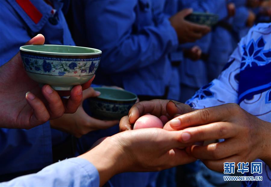 （新華全媒頭條·不忘初心、牢記使命——記者再走長征路·圖文互動）（4）風(fēng)展紅旗如畫——來自長征出發(fā)地長汀、寧化的紅色信仰報告 