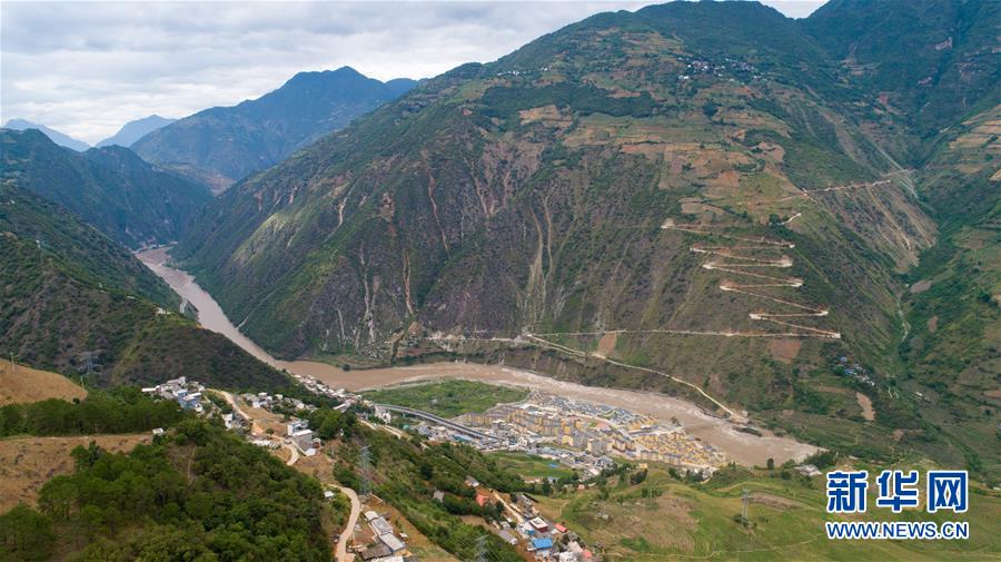（直過民族脫貧攻堅(jiān)·圖文互動(dòng)）（3）下山！傈僳群眾開啟新生活