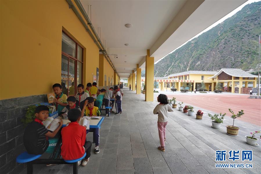 （直過民族脫貧攻堅(jiān)·圖文互動(dòng)）（8）下山！傈僳群眾開啟新生活