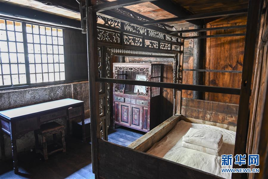 （壯麗70年·奮斗新時(shí)代——記者再走長征路·圖文互動(dòng)）（5）手捧棉被憶紅軍：走了那么多年，我們都念他們的好