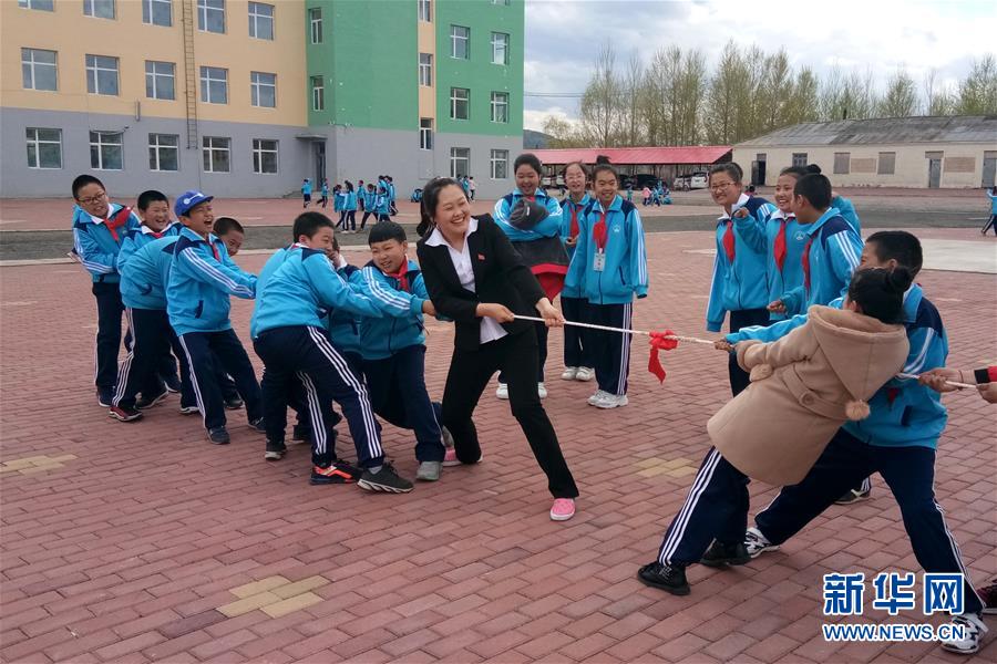 （不忘初心、牢記使命·圖文互動）（3）鄉(xiāng)村教師袁艷敏：點亮山區(qū)孩子的夢