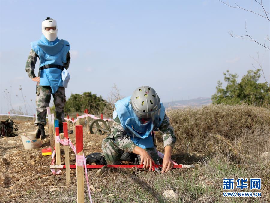 （新華全媒頭條·圖文互動(dòng)）（12）沿著中國(guó)特色強(qiáng)軍之路闊步前進(jìn)——黨中央、中央軍委領(lǐng)導(dǎo)推進(jìn)國(guó)防和軍隊(duì)建設(shè)70年紀(jì)實(shí)