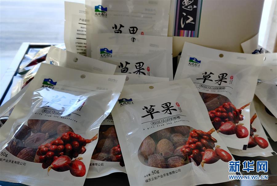 （在習(xí)近平新時(shí)代中國(guó)特色社會(huì)主義思想指引下——新時(shí)代新作為新篇章·總書(shū)記關(guān)切脫貧事·決勝貧困·圖文互動(dòng)）（3）讓一方水土“富養(yǎng)”一方人——扶貧特色產(chǎn)業(yè)惠及千家萬(wàn)戶(hù)
