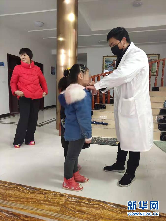 （聚焦疫情防控·圖文互動(dòng)）（3）從武漢返鄉(xiāng)的一家人：“鄰里情割不斷，自行隔離是義務(wù)”