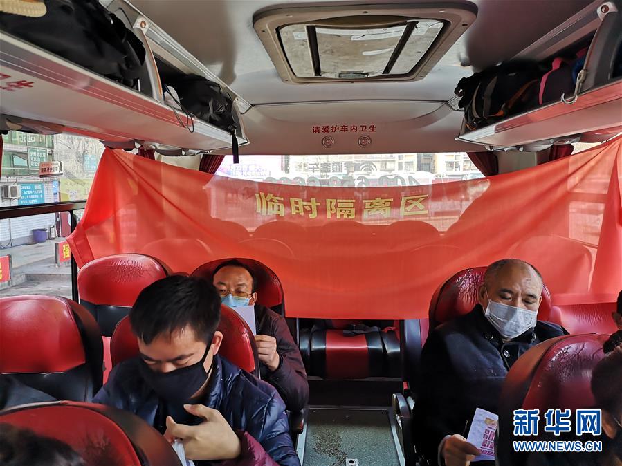 （做好六穩(wěn)工作 應(yīng)對復(fù)雜局面·圖文互動）（2）四川：“點(diǎn)對點(diǎn)、一站式”送農(nóng)民工安全返崗