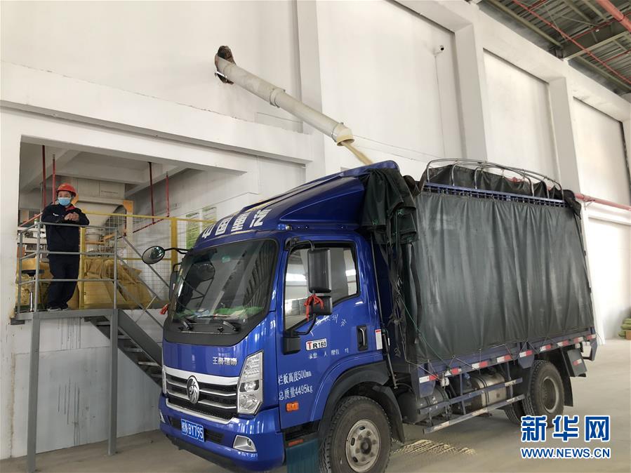 （圖文互動）（5）抓好防疫保暢，還管司機吃飯——廣西欽州保稅港區(qū)服務(wù)企業(yè)復(fù)工見聞