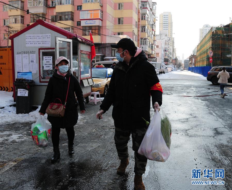 （聚焦疫情防控·圖文互動(dòng)）（1）不知你是誰，知你為了誰——社區(qū)戰(zhàn)“疫”志愿者群像