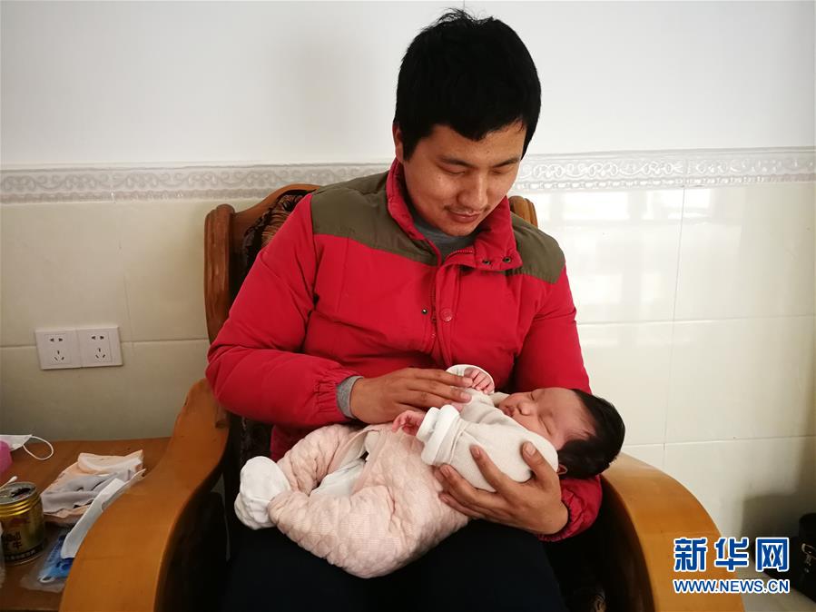 （一線抗疫群英譜·圖文互動(dòng)）（7）羅文浩：“女兒，你的名字里有溫暖，有榮光！”