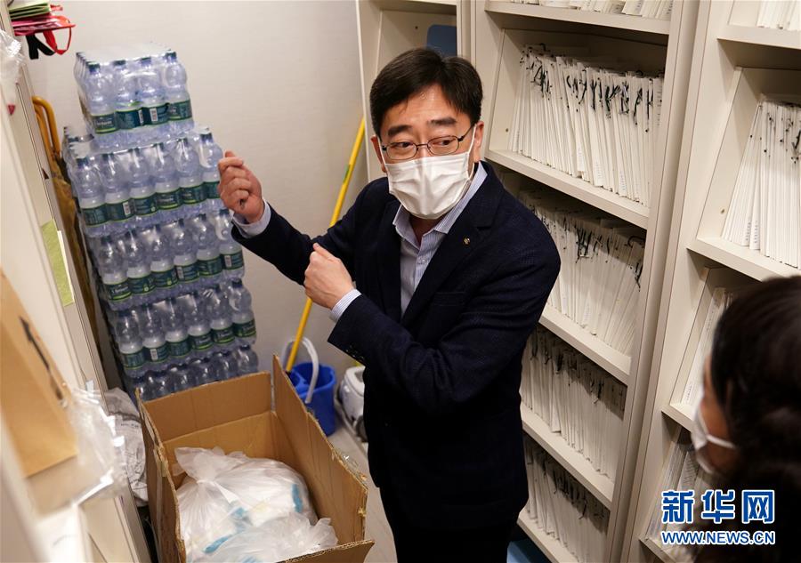 （香港故事·圖文互動）（3）從“非典”到新冠，一位香港醫(yī)生親歷的兩次抗疫