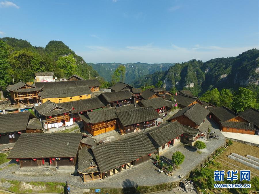 （新華全媒頭條·圖文互動(dòng)）（6）初夏，循著總書記的腳步探訪產(chǎn)業(yè)扶貧新事