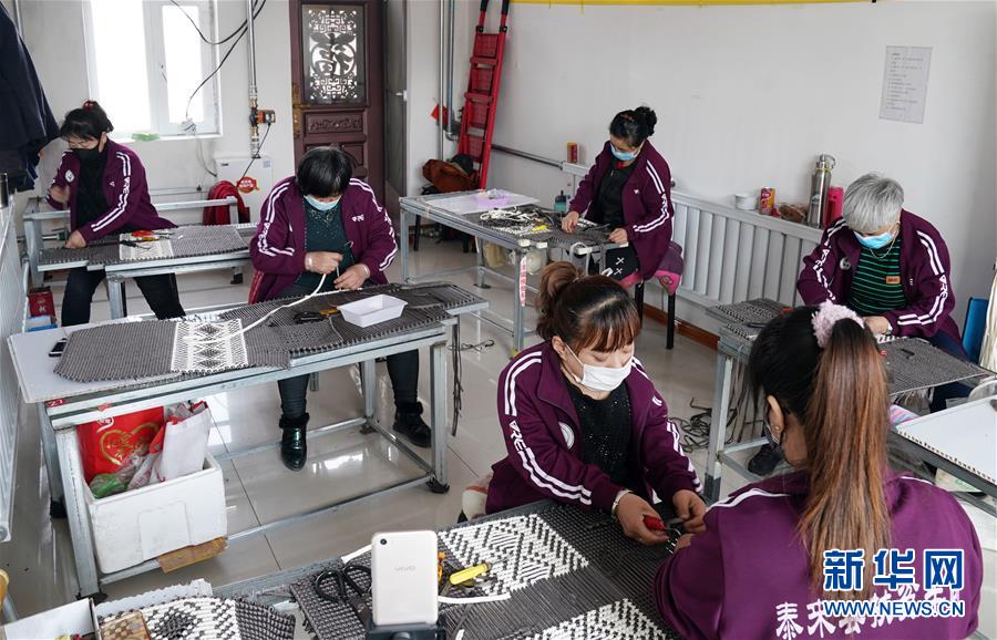 （在習(xí)近平新時(shí)代中國特色社會主義思想指引下——新時(shí)代新作為新篇章·習(xí)近平總書記關(guān)切事·圖文互動）（2）助你飛翔，擁抱陽光——助力殘疾人脫貧攻堅(jiān)故事
