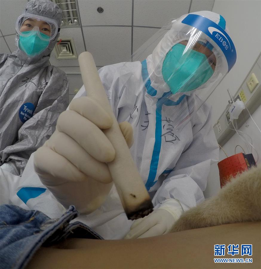 （新華全媒頭條·圖文互動）（9）“始終把人民群眾生命安全和身體健康放在第一位”——中國抗疫彰顯“生命至上、人民至上”理念