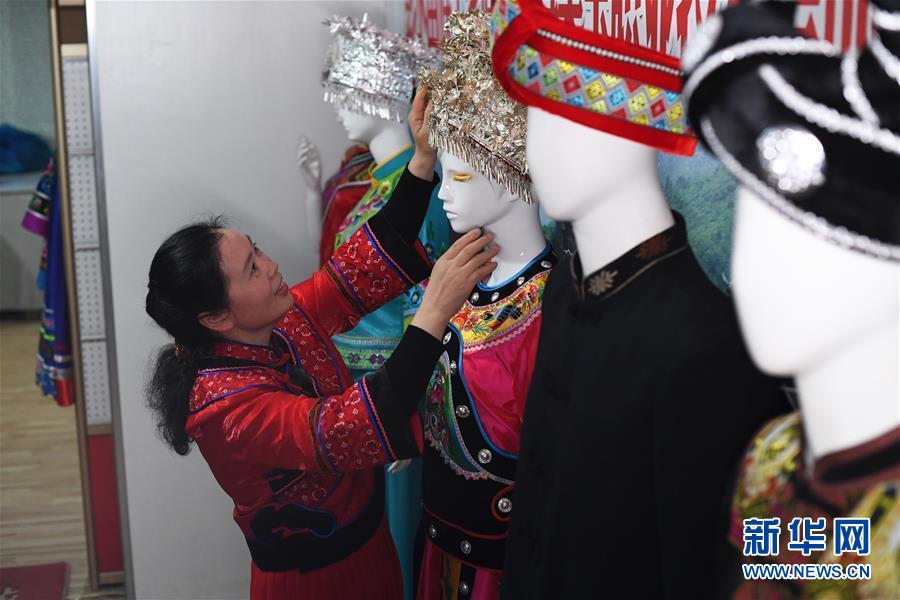 （兩會人物·圖文互動）（5）帶娃、賺錢兩不誤——一位農民工代表眼中的脫貧新工作