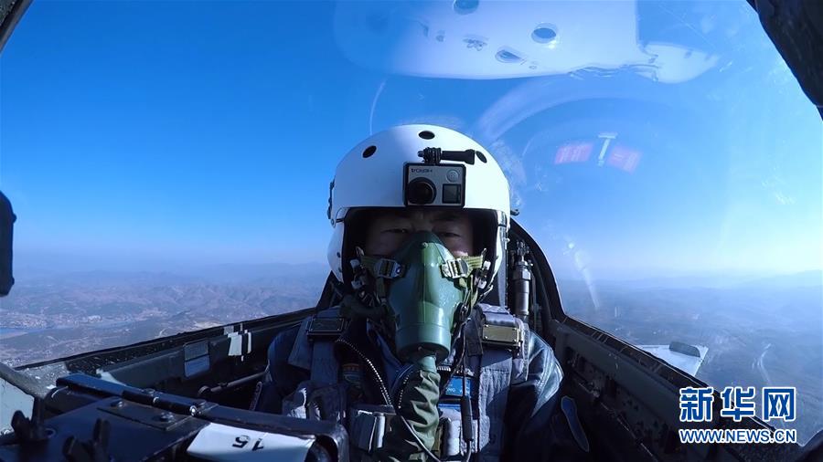 （圖文互動）（4）5290小時！中國空軍殲擊機飛行紀(jì)錄保持者光榮停飛