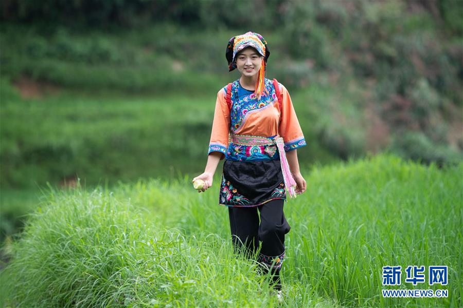 （新華全媒頭條·走向我們的小康生活·圖文互動）（4）那山，那人，那苗寨——十八洞村三代人的奮斗史