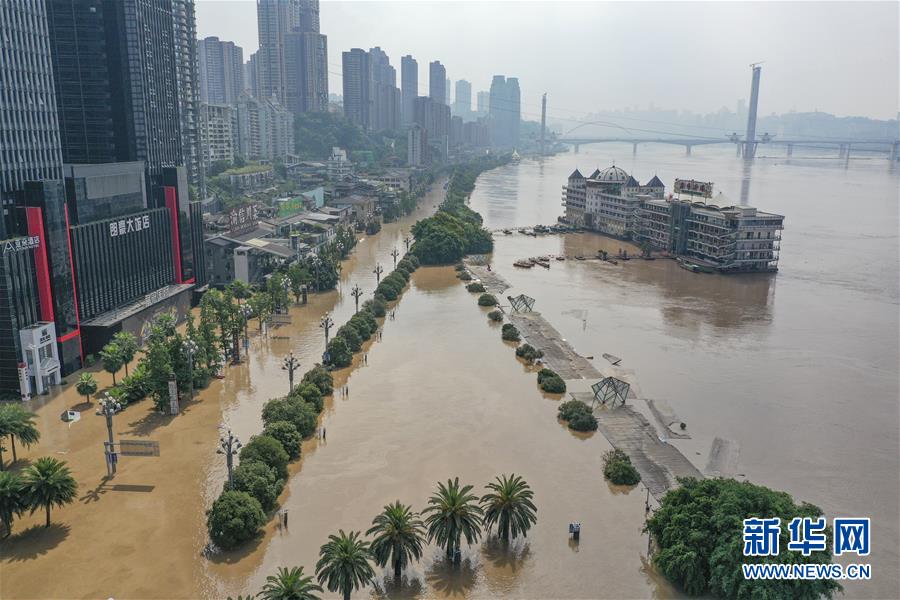 （防汛抗洪·圖文互動）（10）救援，在被洪水漫過的街巷之間——直擊重慶長江、嘉陵江抗洪一線