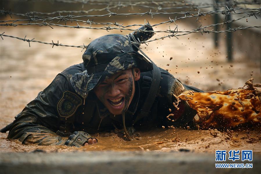 （在習(xí)近平強(qiáng)軍思想指引下·我們?cè)趹?zhàn)位報(bào)告·圖文互動(dòng)）（2）駐澳門部隊(duì)：濠江之畔，最可愛的人