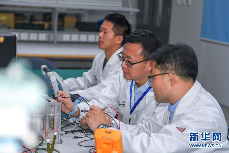 （在習近平新時代中國特色社會主義思想指引下——新時代新作為新篇章·習近平總書記關(guān)切事·圖文互動）（2）終不悔為國為民，攀高峰只爭朝夕——來自科學家們的動人故事