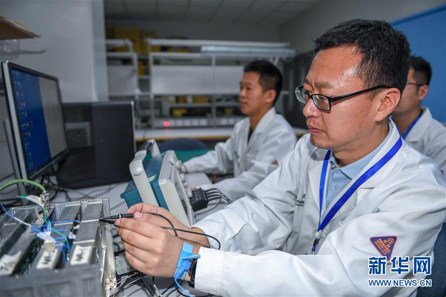 （在習近平新時代中國特色社會主義思想指引下——新時代新作為新篇章·習近平總書記關(guān)切事·圖文互動）（3）終不悔為國為民，攀高峰只爭朝夕——來自科學家們的動人故事