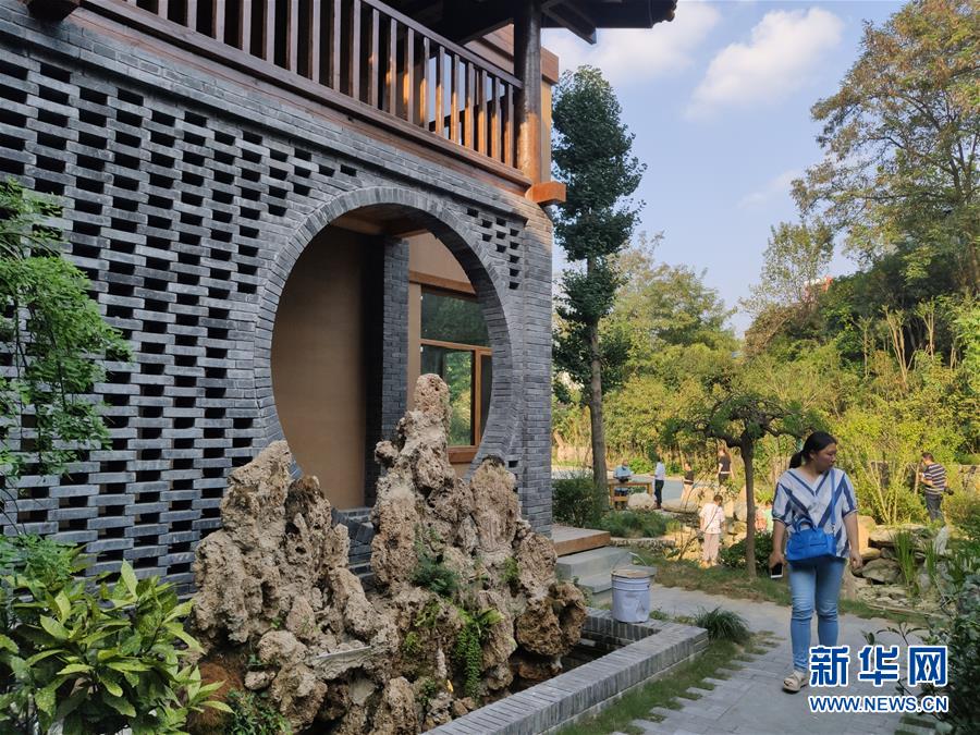 （走向我們的小康生活·圖文互動）（1）游客來了，小康近了——生態(tài)旅游引領湖北山區(qū)蝶變二三事