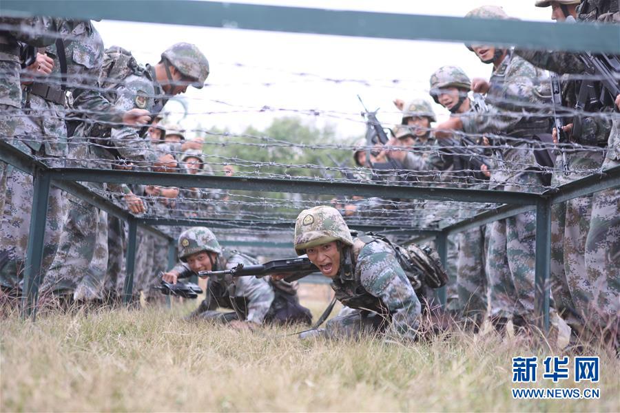 （在習(xí)近平強(qiáng)軍思想指引下·我們?cè)趹?zhàn)位報(bào)告·圖文互動(dòng)）（3）千里移防，鐵心跟黨走——南部戰(zhàn)區(qū)陸軍第75集團(tuán)軍某紅軍旅政治建軍、練兵備戰(zhàn)記事