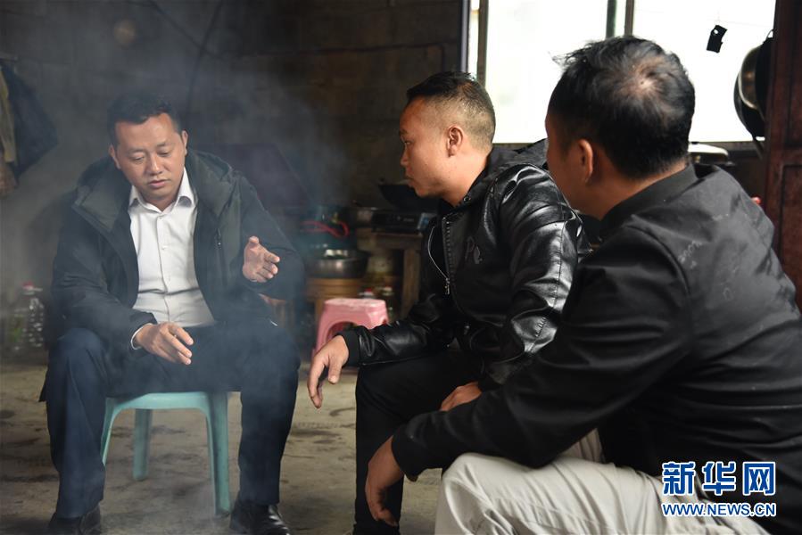 （決戰(zhàn)決勝脫貧攻堅(jiān)·圖文互動）“父親未完成的事業(yè)，我來完成”——貴州父子接力脫貧攻堅(jiān)