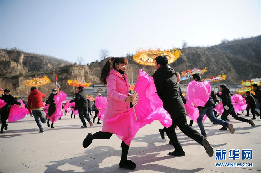 （新華全媒頭條·圖文互動）（2）偉大旗幟引領(lǐng)歷史巨變——習(xí)近平新時(shí)代中國特色社會主義思想指引“十三五”經(jīng)濟(jì)社會發(fā)展述評