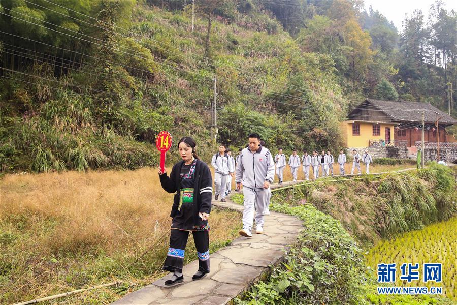 （在習近平新時代中國特色社會主義思想指引下——新時代新作為新篇章·習近平總書記關(guān)切事·圖文互動）（3）精準扶貧7年，十八洞村“長”出10余種新職業(yè)
